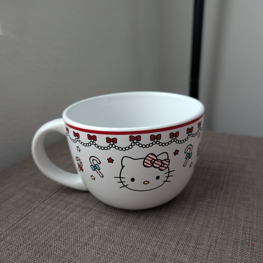 Hello kitty Christmas mug